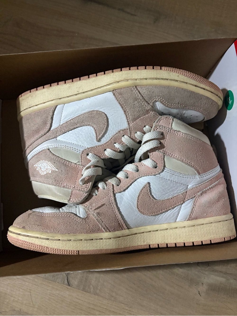 Jordan 1 Women’s size 7 or 6 Youth